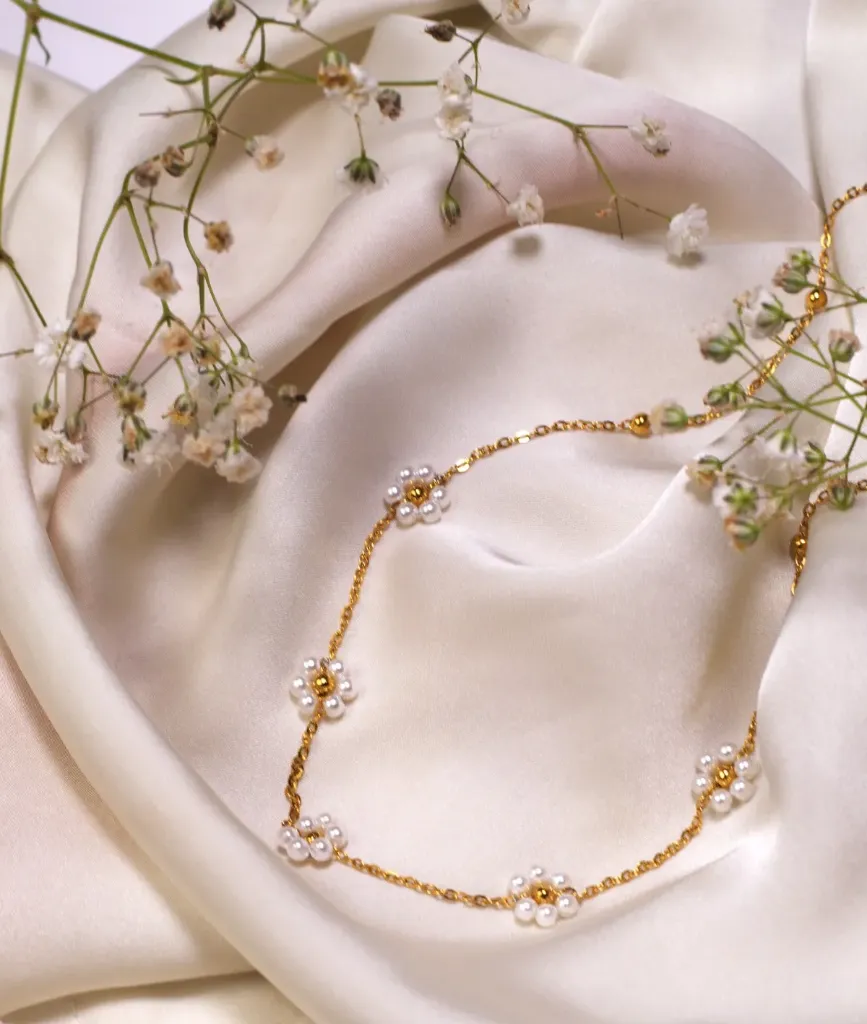 Flower Pearl Gold Necklace